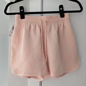 Wilfred Thesis Women's Pink Shorts
